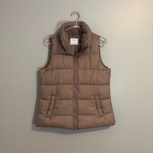 Old Navy Quilted Puffy Vest in Blush